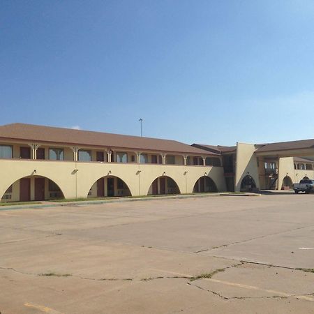 Hometown Inn And Suites Elk City Exterior photo